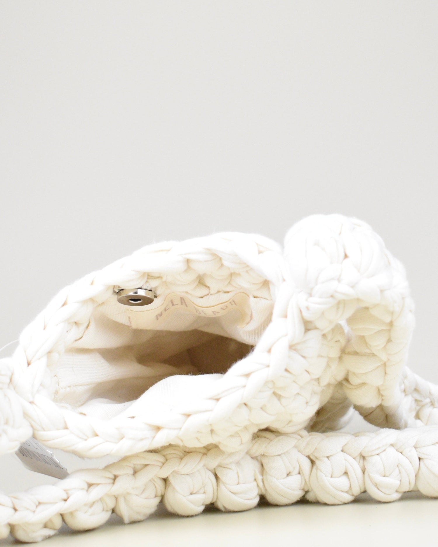 Bolso bandolera Moss de crochet color blanco, hecho a mano