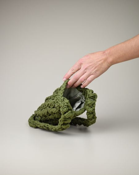 Bandolera Moss tejida a mano en hilo de algodón reciclado